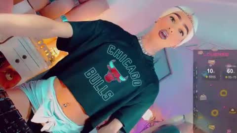 isabellagirs online show from 06/12/26, 05:39