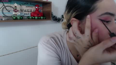 Snapshot of isabellakoff chatting on 12/18/24, 12:07 Tati - online show from 12/18/24, 12:07