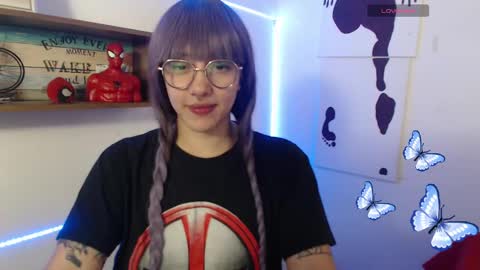 Snapshot of isabellakoff chatting on 03/07/25, 12:12 Tati - online show from 03/07/25, 12:12