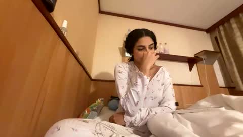 Isabella.. back again  online show from 11/29/25, 09:40