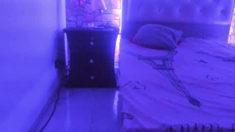 Snapshot of isabellamoons chatting on 03/01/25, 02:48 Isabella anal squirt latina colombian paisa online show from 03/01/25, 02:48