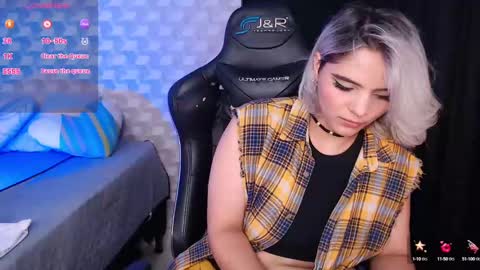 Isabella Mout  online show from 12/31/24, 05:00