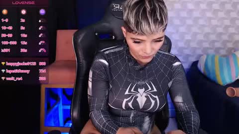 Isabella Mout  online show from 01/31/25, 04:58