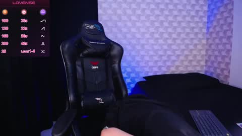 Isabella Mout  online show from 02/22/25, 01:44