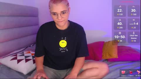 Isabella Mout  online show from 09/08/25, 03:22