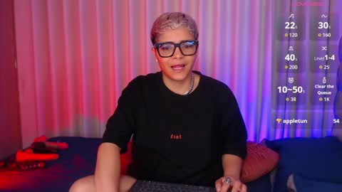 Isabella Mout  online show from 12/02/25, 10:05