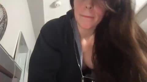 Snapshot of isabellaroseee chatting on 12/16/25, 08:41 isabellaroseee online show from 12/16/25, 08:41