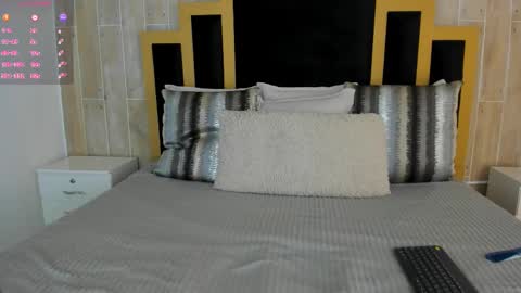 Snapshot of isabellasouza chatting on 12/14/25, 07:40 online show from 12/14/25, 07:40