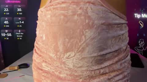 Isabella online show from 09/23/25, 10:13