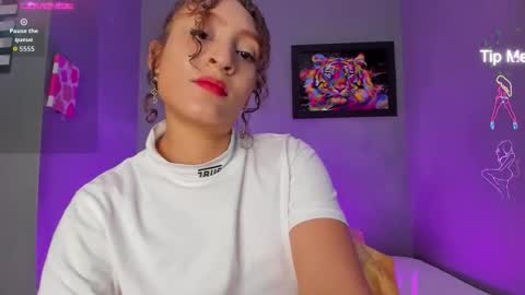 Isabella online show from 10/30/25, 10:21