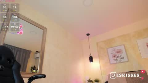 Snapshot of isabellasweet__ chatting on 05/08/26, 03:45 online show from 05/08/26, 03:45