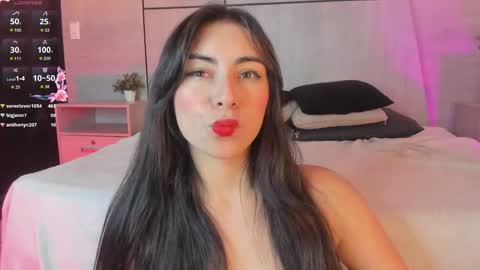 Snapshot of isabellasweet__ chatting on 05/11/26, 02:45 online show from 05/11/26, 02:45