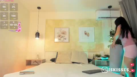 Snapshot of isabellasweet__ chatting on 07/01/26, 04:14 online show from 07/01/26, 04:14