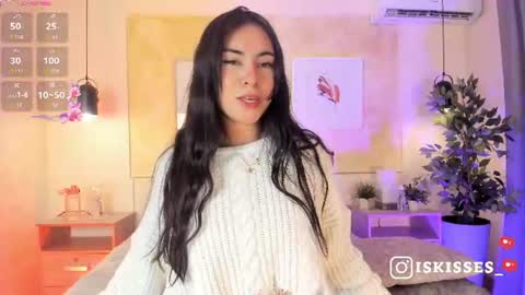 Snapshot of isabellasweet__ chatting on 07/16/26, 04:07 online show from 07/16/26, 04:07