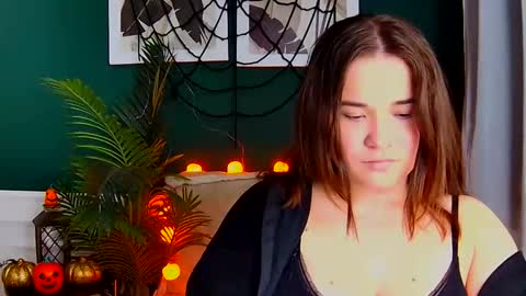Snapshot of isabellcharm chatting on 10/22/25, 08:36 Isabell online show from 10/22/25, 08:36