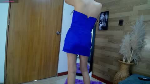 Snapshot of isabelle_hart chatting on 12/16/25, 03:33 online show from 12/16/25, 03:33