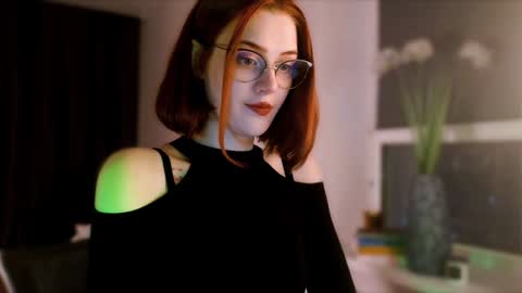 Snapshot of isabelle_stern chatting on 12/16/24, 03:54 Madame Isabelle online show from 12/16/24, 03:54
