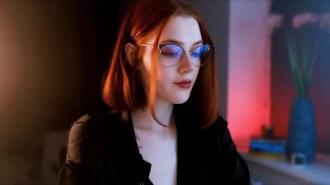Snapshot of isabelle_stern chatting on 01/05/25, 03:55 Madame Isabelle online show from 01/05/25, 03:55