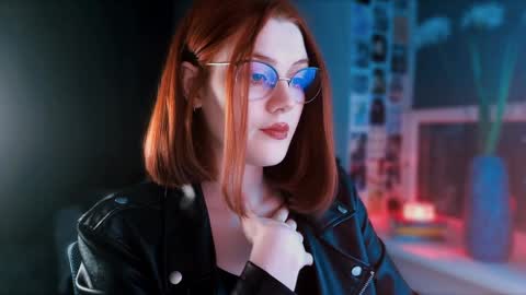 Snapshot of isabelle_stern chatting on 01/27/25, 04:11 Madame Isabelle online show from 01/27/25, 04:11