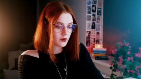 Snapshot of isabelle_stern chatting on 02/13/25, 04:07 Madame Isabelle online show from 02/13/25, 04:07