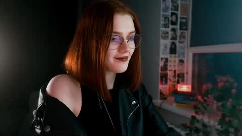 Snapshot of isabelle_stern chatting on 02/17/25, 10:14 Madame Isabelle online show from 02/17/25, 10:14