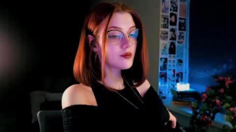 Snapshot of isabelle_stern chatting on 02/26/25, 05:39 Madame Isabelle online show from 02/26/25, 05:39