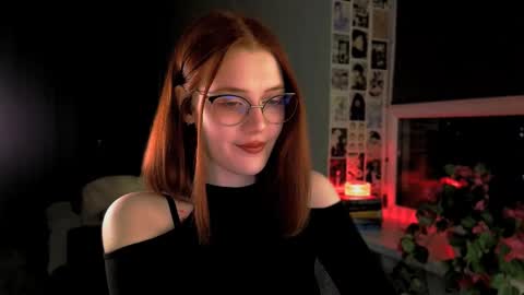 Snapshot of isabelle_stern chatting on 03/09/25, 07:15 Madame Isabelle online show from 03/09/25, 07:15
