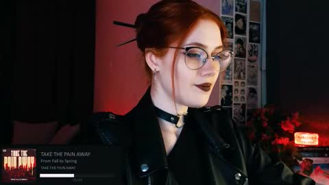 Snapshot of isabelle_stern chatting on 09/19/25, 05:57 Madame Isabelle online show from 09/19/25, 05:57
