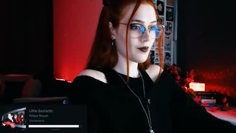 Snapshot of isabelle_stern chatting on 09/25/25, 06:22 Madame Isabelle online show from 09/25/25, 06:22