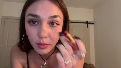 Isabelle online show from 05/17/26, 01:03