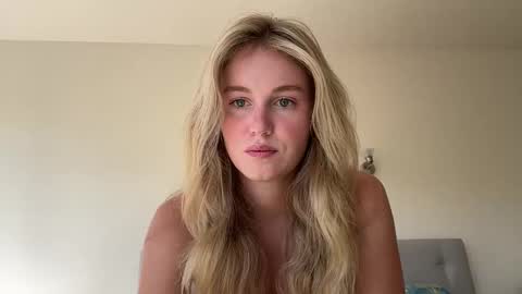 Snapshot of isabellesings chatting on 03/29/26, 11:16 isabellesings online show from 03/29/26, 11:16