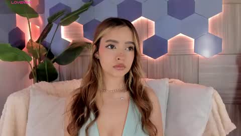 Snapshot of isabellestorm chatting on 07/05/26, 03:34 online show from 07/05/26, 03:34