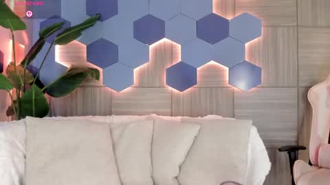 Snapshot of isabellestorm chatting on 07/14/26, 03:44 online show from 07/14/26, 03:44