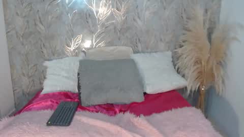 Snapshot of isabellj28 chatting on 10/30/25, 06:15 isabellj28 online show from 10/30/25, 06:15