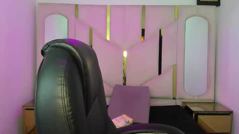 Snapshot of isabellrodriguez18 chatting on 03/17/26, 03:33 isabellrodriguez18 online show from 03/17/26, 03:33