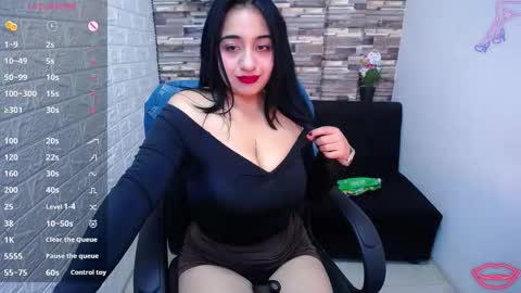 Snapshot of isabelsaenzxx chatting on 10/22/25, 12:27 Hi there im Isabelsaenzxx online show from 10/22/25, 12:27