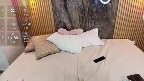 Snapshot of isadora_14 chatting on 10/11/25, 12:54 ISADORA online show from 10/11/25, 12:54