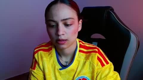 Snapshot of isadoraelite16 chatting on 06/17/26, 04:19 ISADORA online show from 06/17/26, 04:19