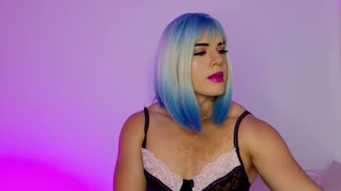 Snapshot of isahilton1 chatting on 02/07/26, 12:09 Isabella Hilton online show from 02/07/26, 12:09