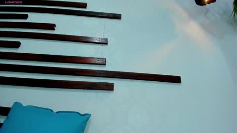 Snapshot of isamoon_ chatting on 02/04/25, 04:29 Isa online show from 02/04/25, 04:29