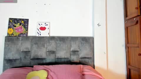 Isabela  online show from 11/18/25, 02:28