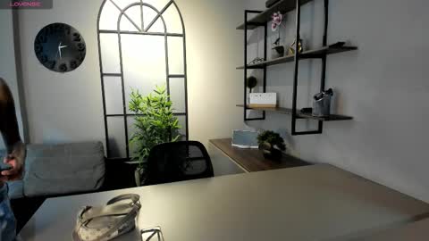 I S A  S AN D E R S  online show from 10/29/25, 07:59