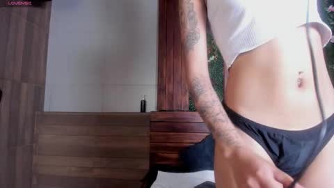 I S A  S AN D E R S  online show from 12/21/25, 07:32