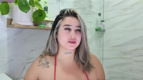 Snapshot of isasexyxxx1 chatting on 04/20/26, 12:13 isasexyxxx1 online show from 04/20/26, 12:13