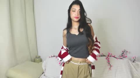 Snapshot of isauraangeletti chatting on 10/13/25, 04:07 Selina online show from 10/13/25, 04:07