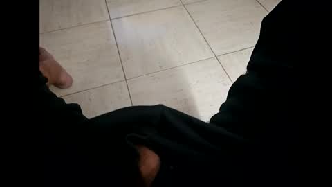 Snapshot of iscrewinutibolt chatting on 02/10/25, 09:36 Carlos online show from 02/10/25, 09:36