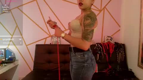 isabela online show from 10/29/25, 11:17