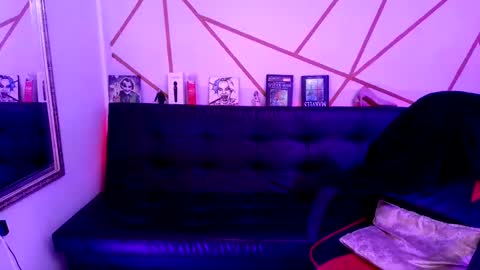 isabela online show from 11/14/25, 04:44