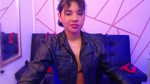 Snapshot of ise_lunny chatting on 06/13/26, 03:59 isabela online show from 06/13/26, 03:59