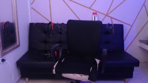 Snapshot of ise_lunny chatting on 06/20/26, 10:56 isabela online show from 06/20/26, 10:56